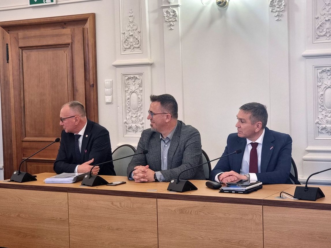 Poselska komisja debatowała o powodzi