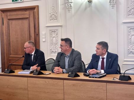 Poselska komisja debatowała o powodzi