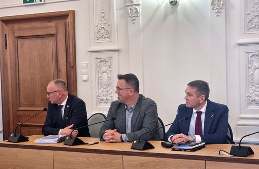 Poselska komisja debatowała o powodzi