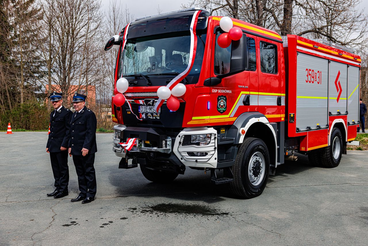 Nowy wóz dla OSP Sosnówka