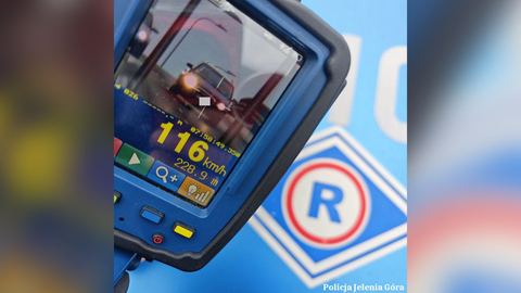 Jechał jak wariat – 116 km/h przez miasto!