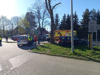 Kolizja Audi z karetką w Cieplicach