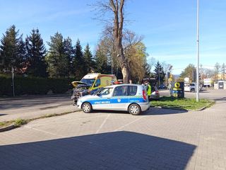 Kolizja Audi z karetką w Cieplicach