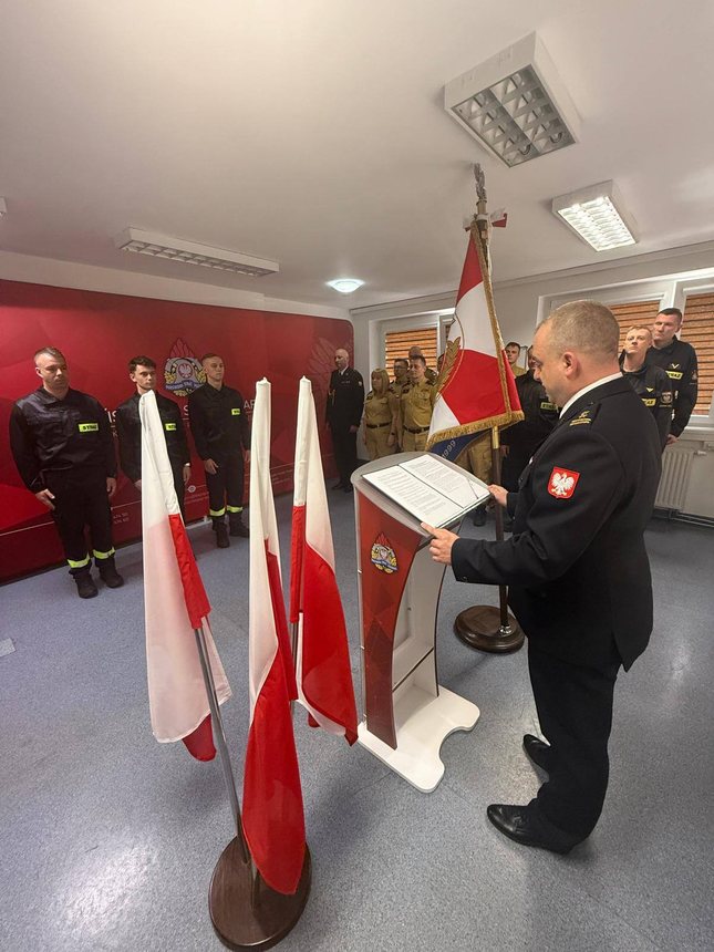 Ślubowanie nowych strażaków