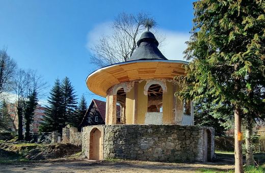 Kolejny krok do odbudowy herbaciarni