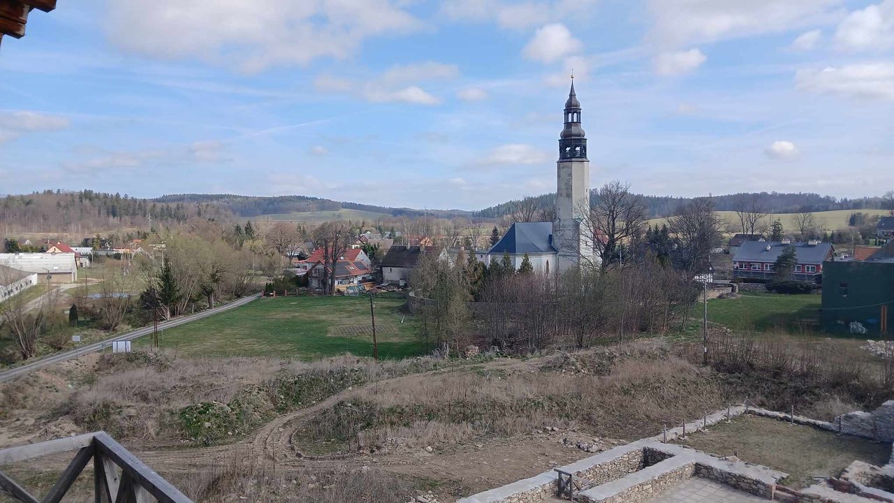 Zamek, który zamkiem już nie jest. Ruiny w Starej Kamienicy
