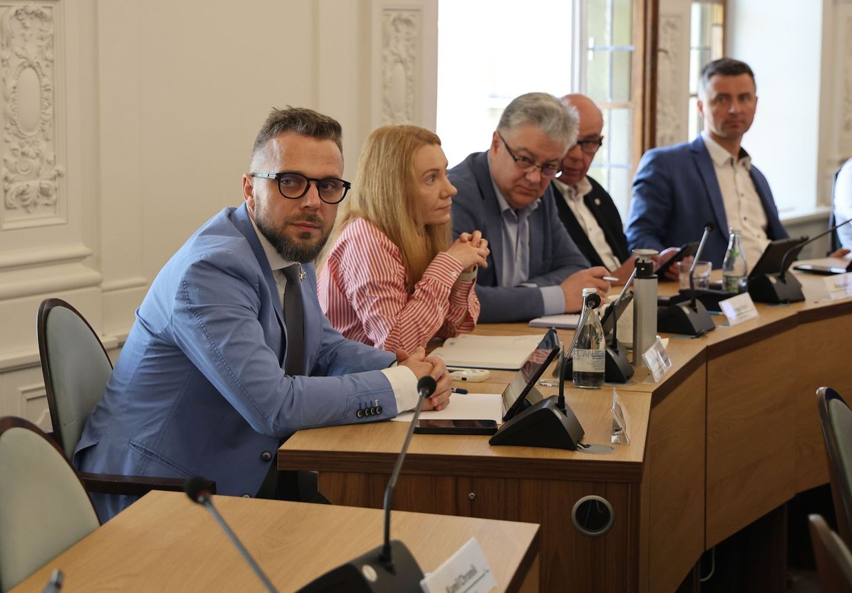 Miasto bierze pożyczkę na remont basenu