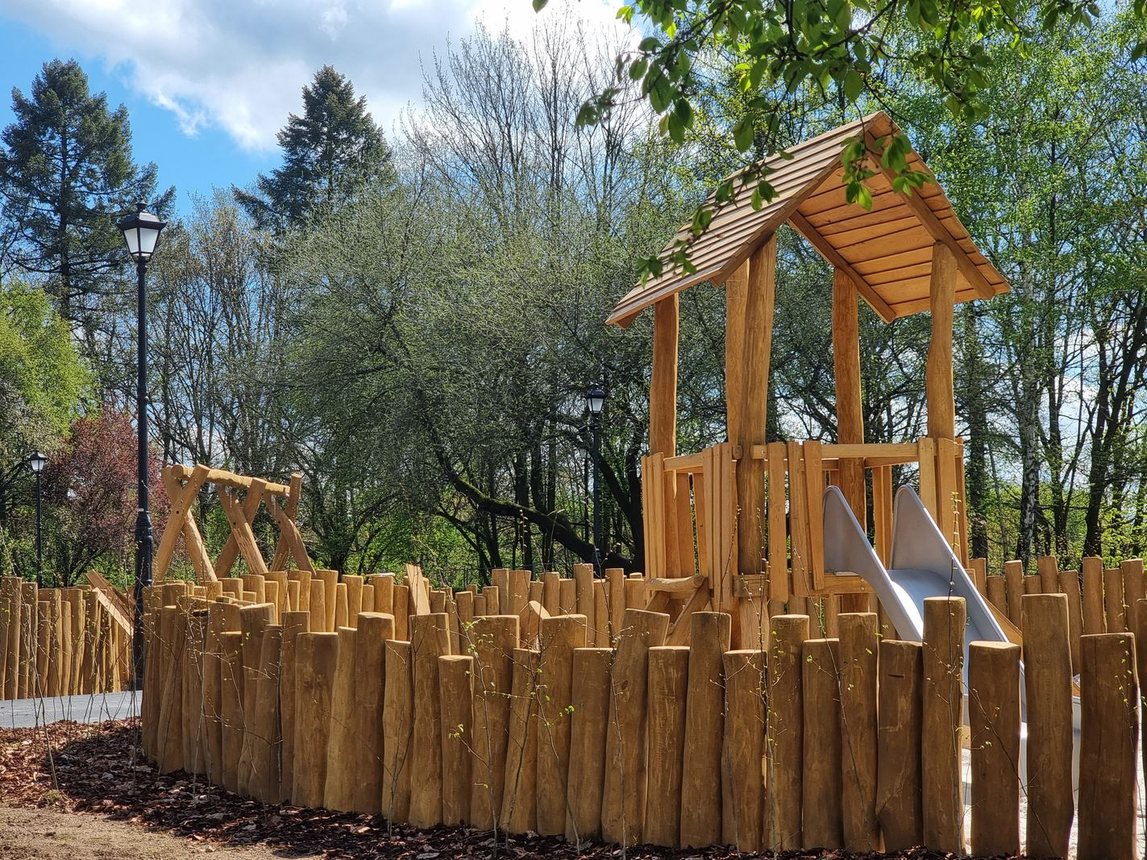 Dzieci czekają – plac zabaw prawie gotowy