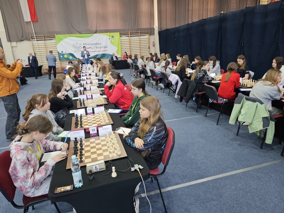 Na starcie Kasia, Oliwia, Weronika, Karolina i Ela
