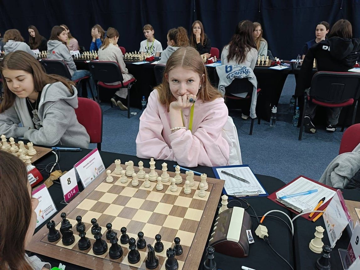 Na starcie Kasia, Oliwia, Weronika, Karolina i Ela