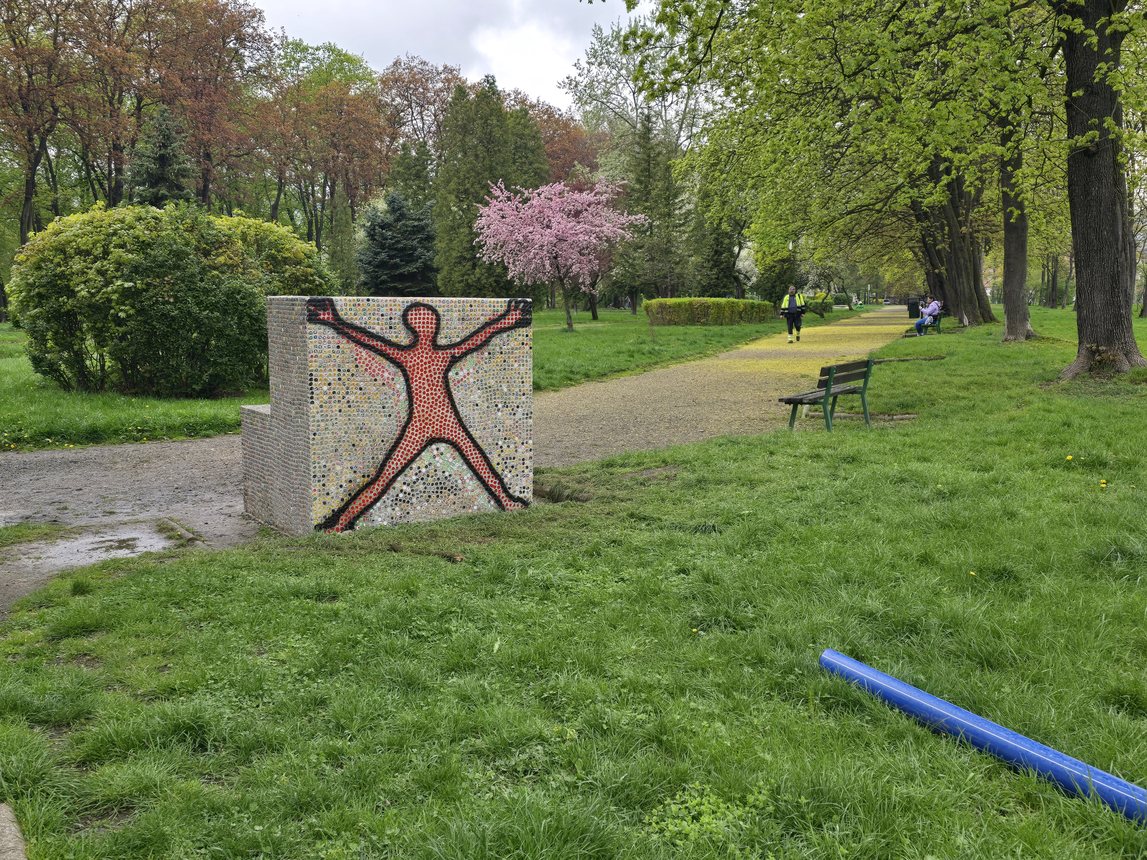 Ławka z kapsli w Parku Żiżki