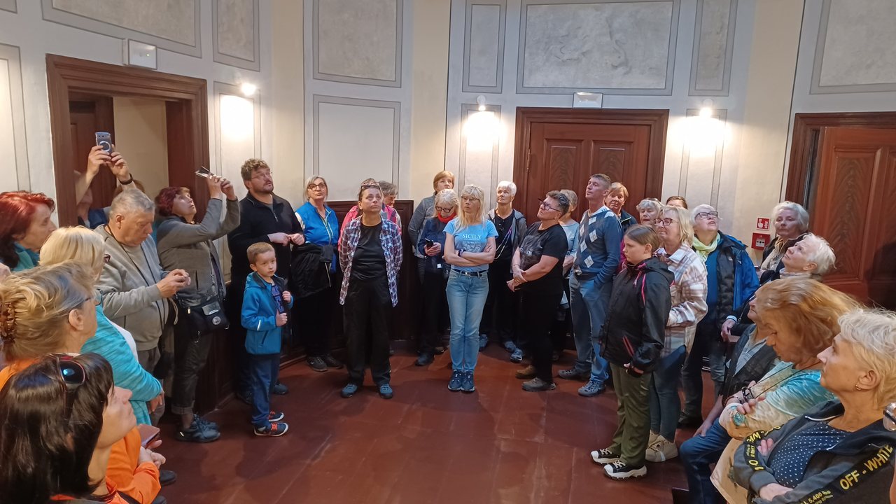 Z Kowar do pałacu