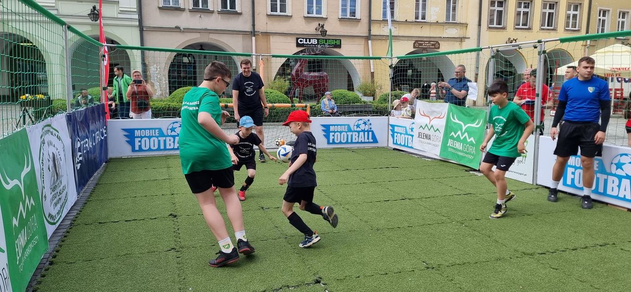 Piknik służb mundurowych na Święto Flagi