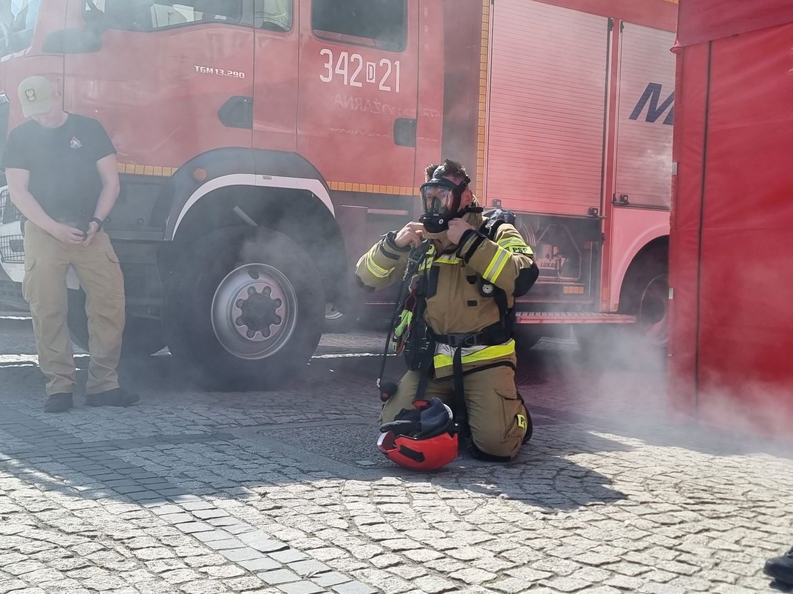 Piknik służb mundurowych na Święto Flagi