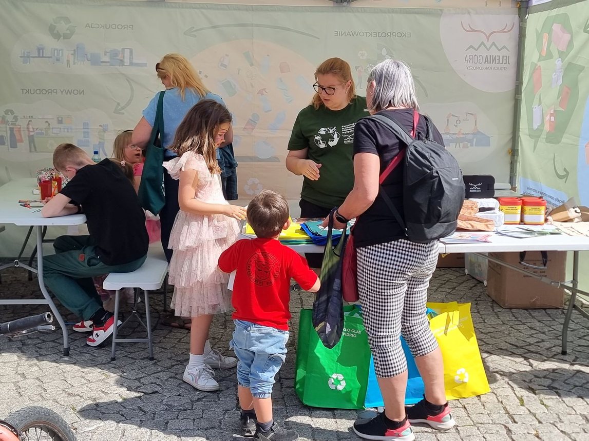 Piknik służb mundurowych na Święto Flagi