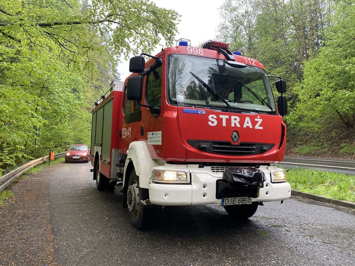 Zalało drogę do Szklarskiej Poręby