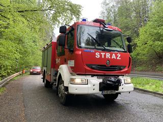 Zalało drogę do Szklarskiej Poręby