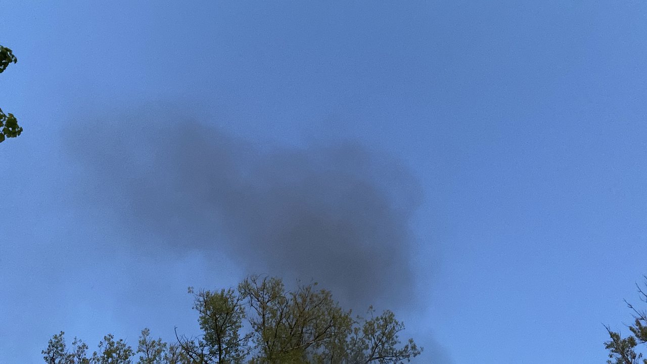 Ogień altanki przy stolarni