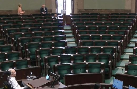 Mówisz do pustych ław. A mówisz o życiu.