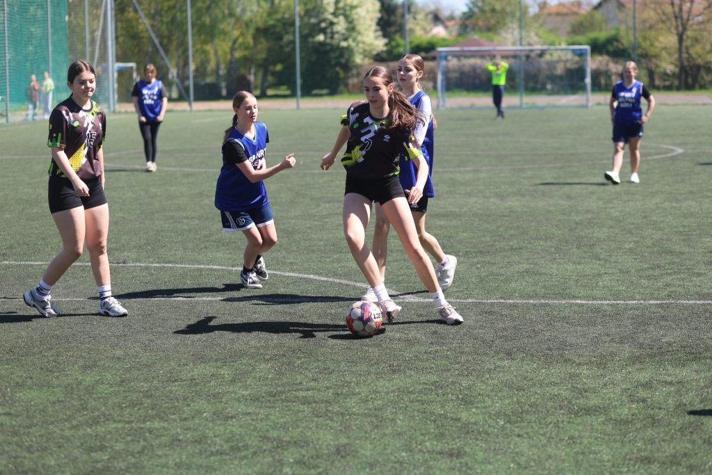 Młodzież grała w piłkę w SP 6 – wyniki