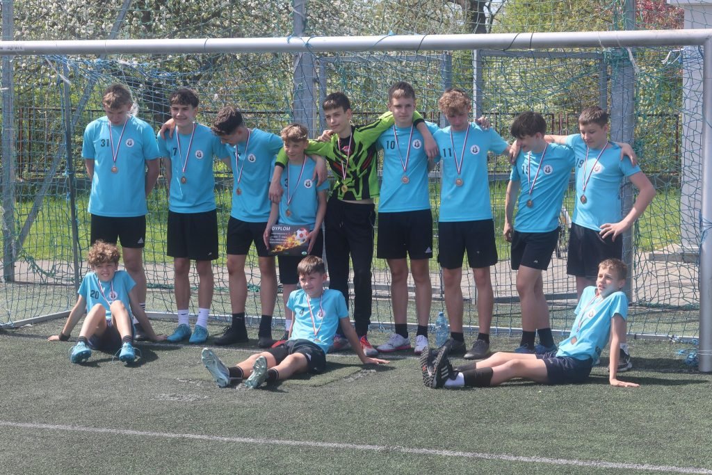 Młodzież grała w piłkę w SP 6 – wyniki