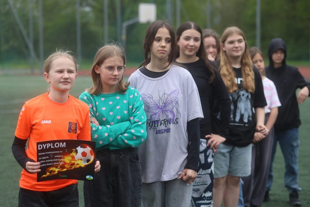 Młodzież grała w piłkę w SP 6 – wyniki