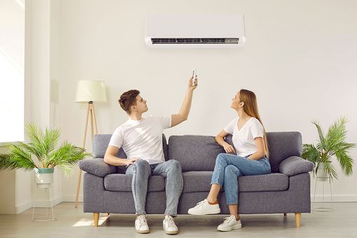 Jakiej mocy klimatyzator ścienny wybrać do mieszkania 50 mkw.?