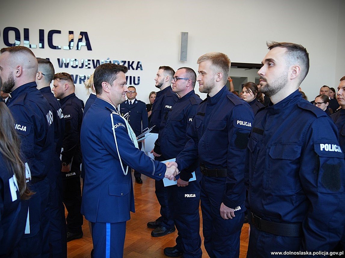 Nowi funkcjonariusze dołączają do dolnośląskiej Policji