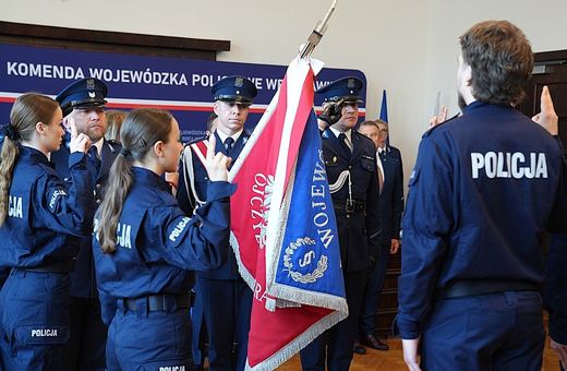 Nowi funkcjonariusze dołączają do dolnośląskiej Policji