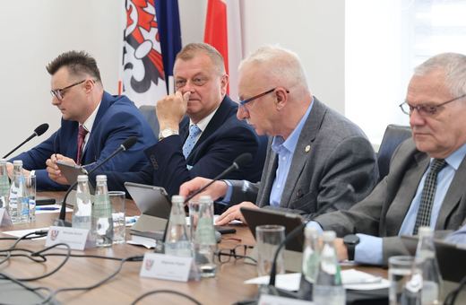 Na sesji o Powiatowym Urzędzie Pracy