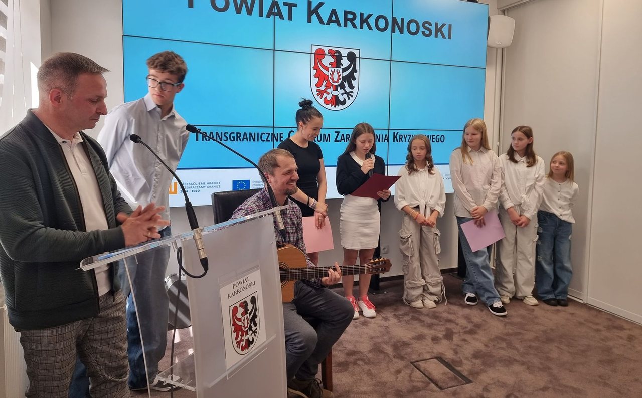 Podziękowania dla Starostwa od dzieci