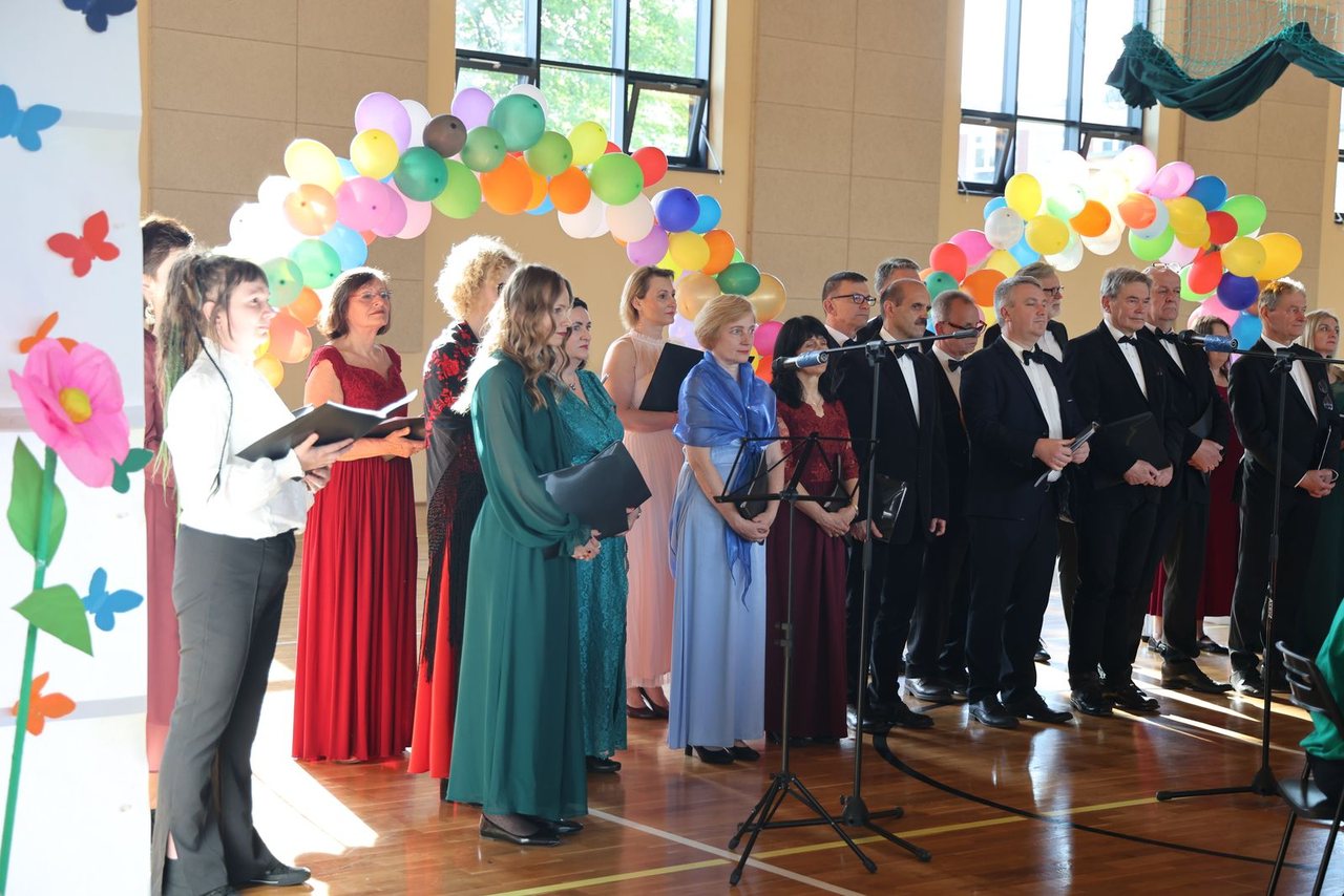 Muzyczny prezent dla rodziców w SP nr 8