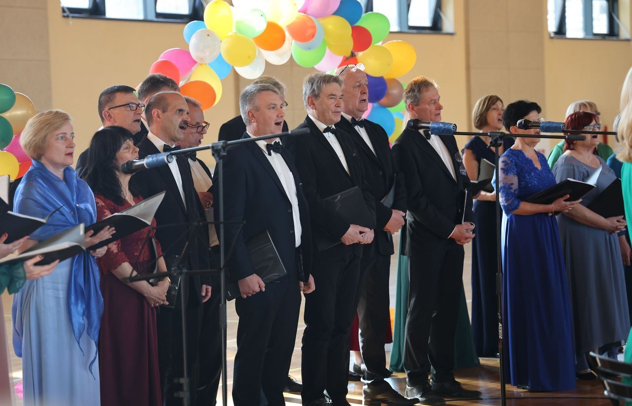 Muzyczny prezent dla rodziców w SP nr 8