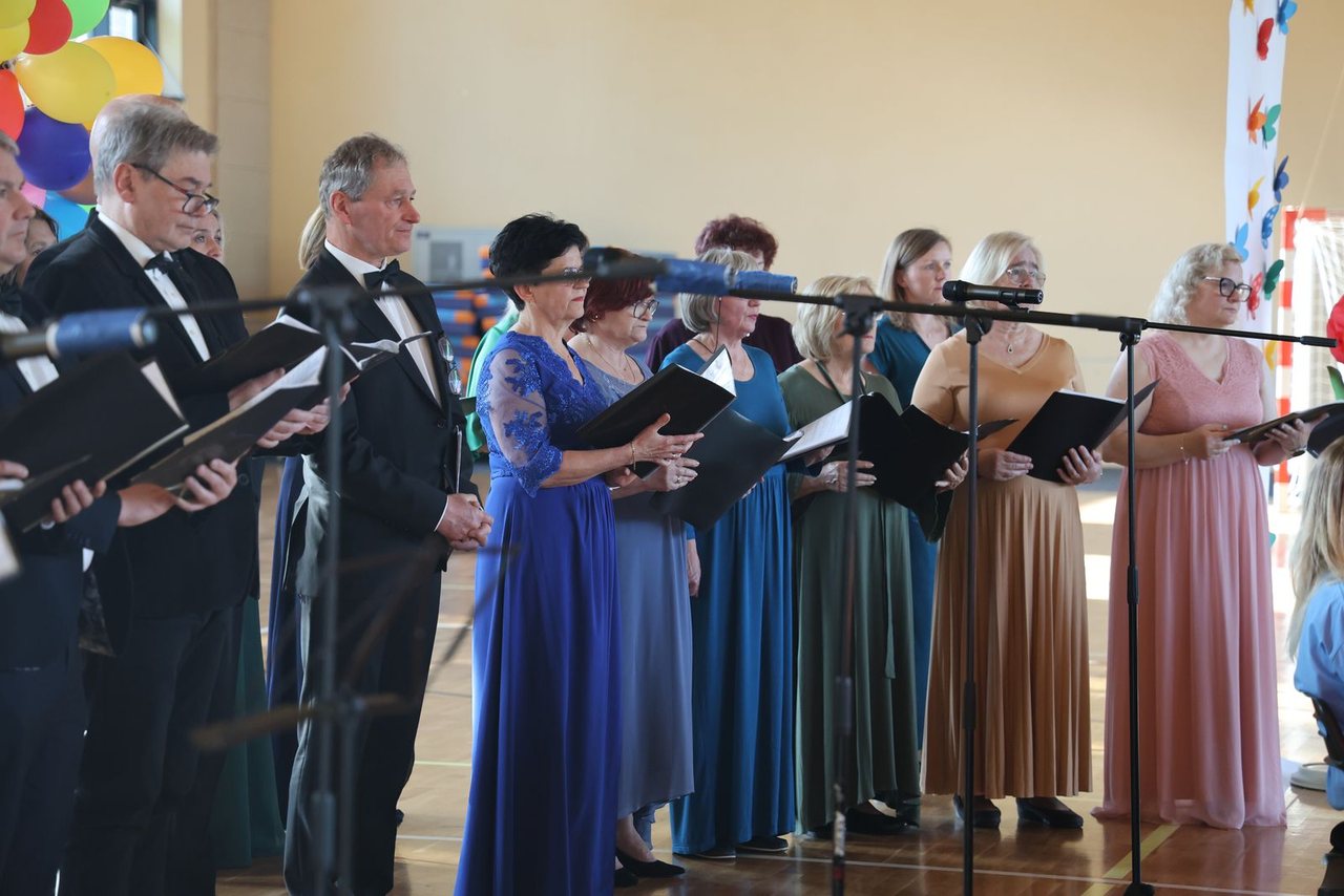 Muzyczny prezent dla rodziców w SP nr 8