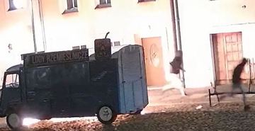 Kto podpalił foodtruck'a?