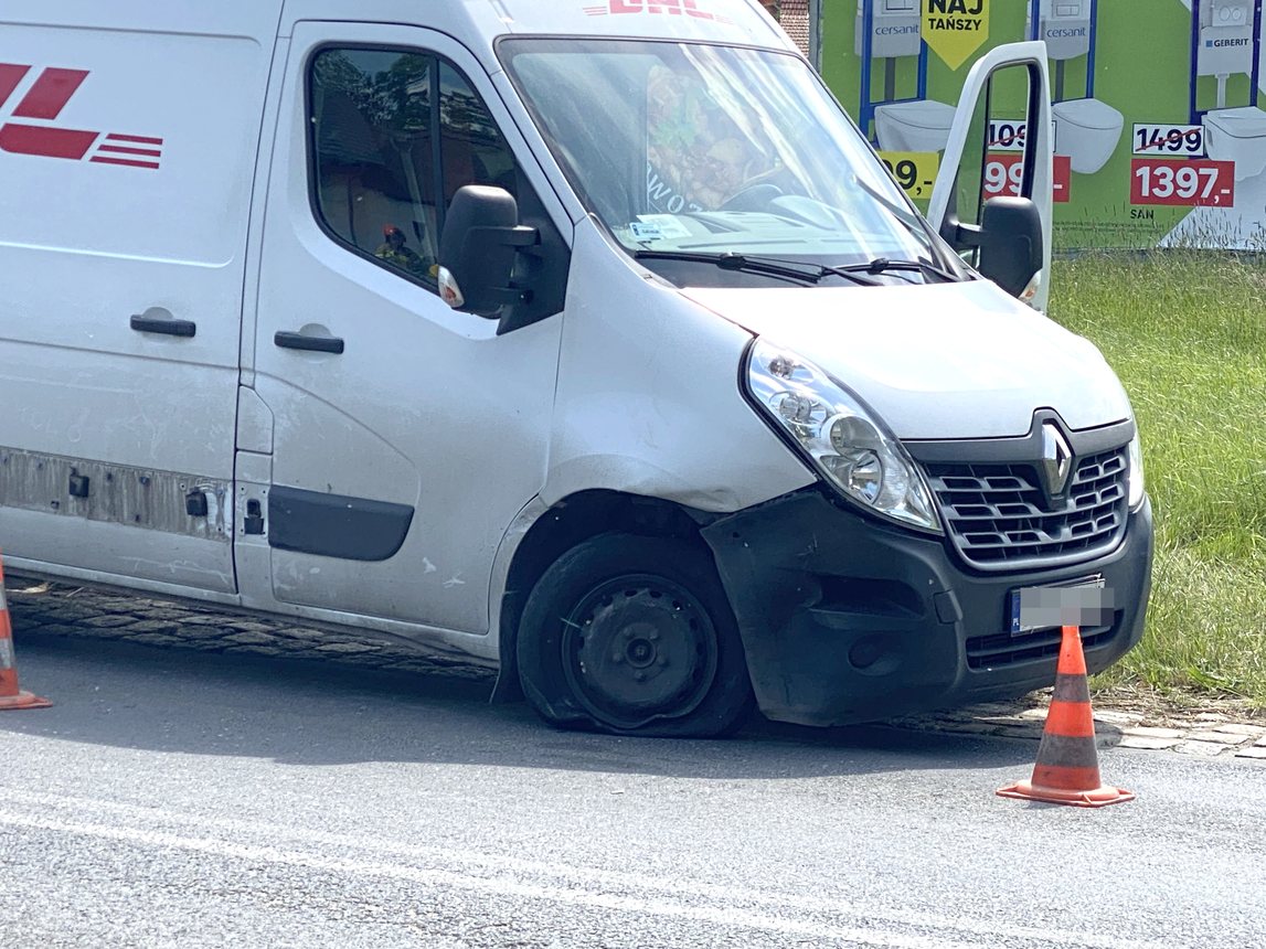 Groźne zderzenie busa i Hondy