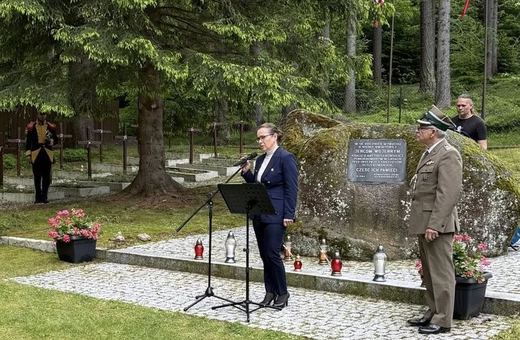 Hołd dla ofiar budowy Drogi Sudeckiej