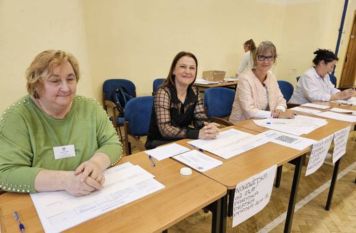 Frekwencja w południe 24 %