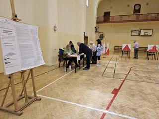 Frekwencja w południe 24 %