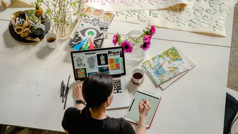 Proces tworzenia logo krok po kroku – od briefu po finalne pliki