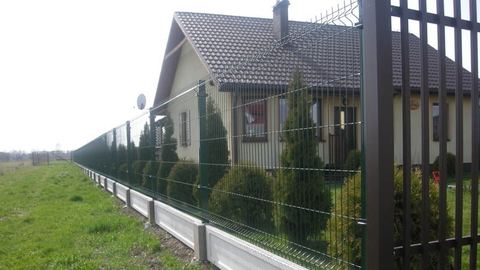 Jak ogrodzenie panelowe zmienia zwykły ogródek w przytulne miejsce do relaksu?