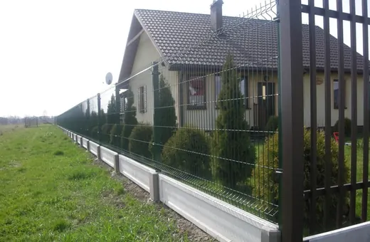 Jak ogrodzenie panelowe zmienia zwykły ogródek w przytulne miejsce do relaksu?