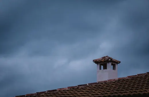 Energooszczędne kominy systemowe – jak obniżyć rachunki za ogrzewanie?