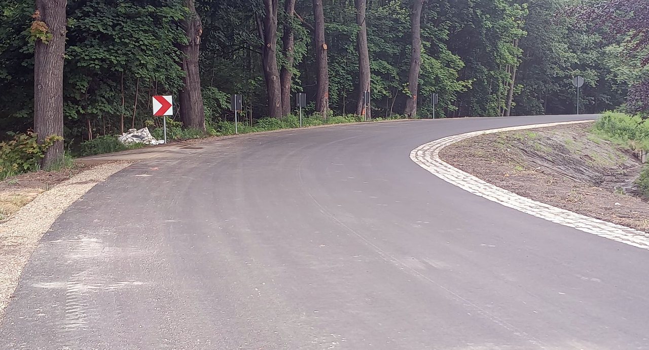 Remont drogi do Podgórzyna potrwa dłużej