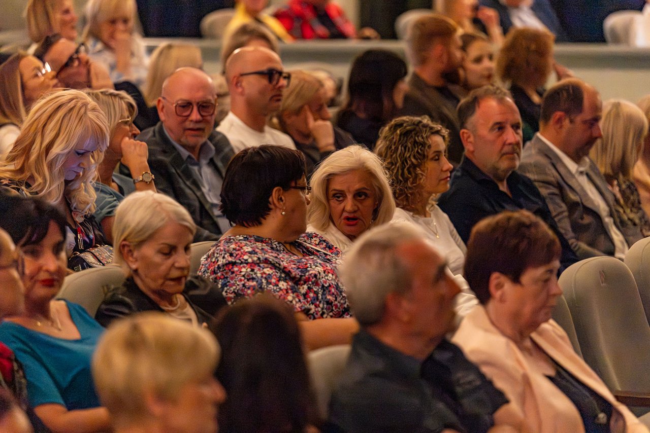 Śmiech, owacje i żadnego pecha
