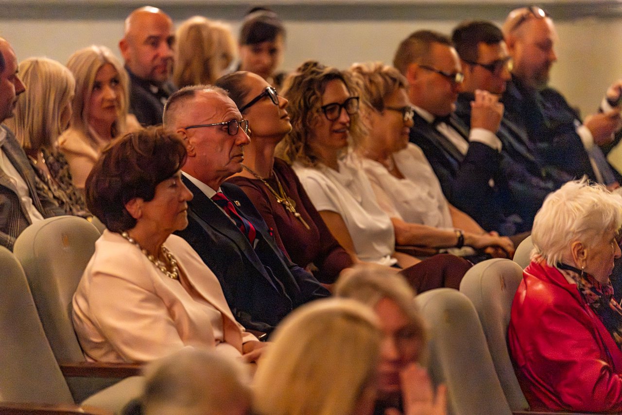 Śmiech, owacje i żadnego pecha