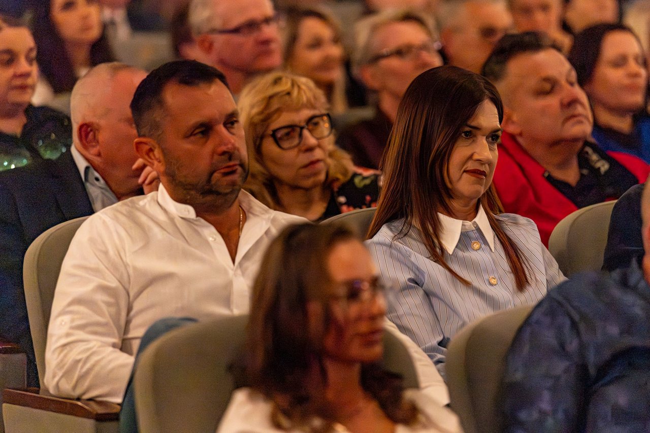 Śmiech, owacje i żadnego pecha