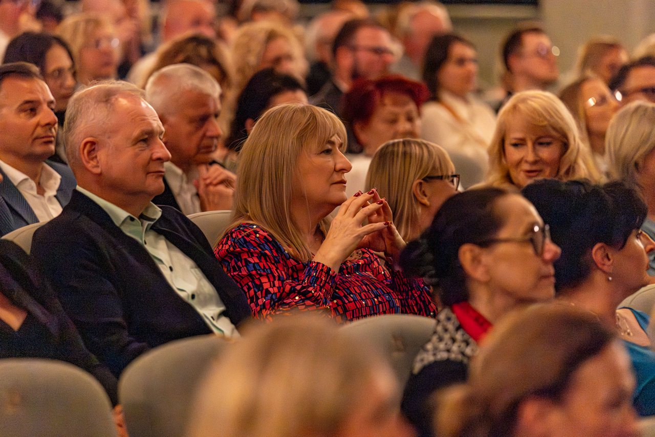 Śmiech, owacje i żadnego pecha