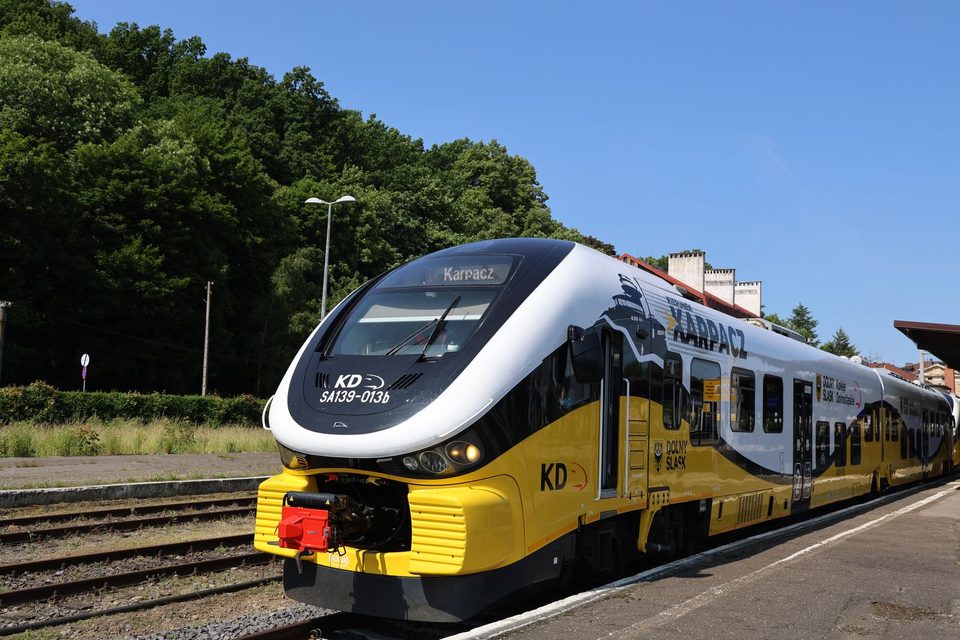 Rozkład letni z pociągiem do Karpacza