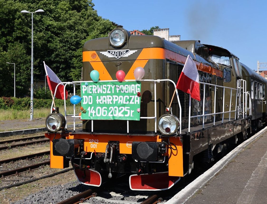 Tłumy na przejazdach retro do Karpacza
